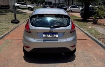 Ford Fiesta 1.5 SE Hatch 16v - Foto #6
