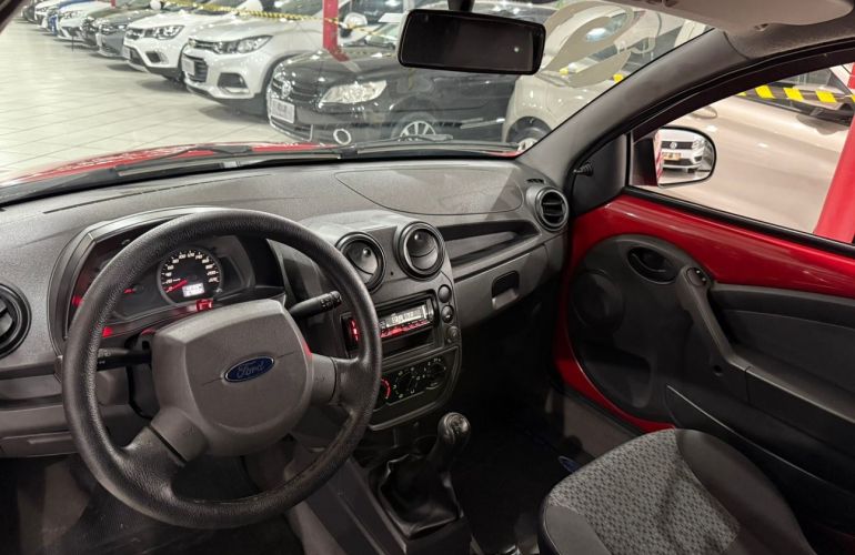 Ford Ka 1.0 MPi 8v - Foto #9