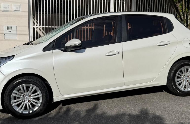 Peugeot 208 Allure 1.6 16V (Flex) (Aut) - Foto #2