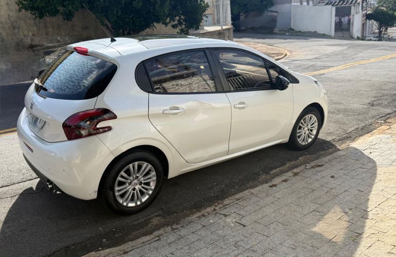 Peugeot 208 Allure 1.6 16V (Flex) (Aut) - Foto #5
