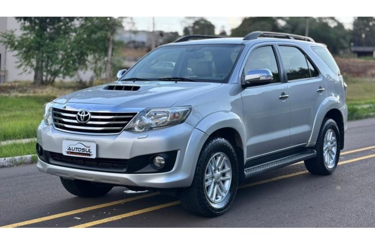 Toyota Hilux SW4 3.0 TDI 4x4 SRV 7L - Foto #5