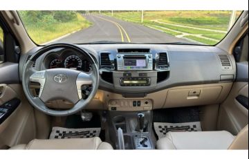Toyota Hilux SW4 3.0 TDI 4x4 SRV 7L - Foto #7