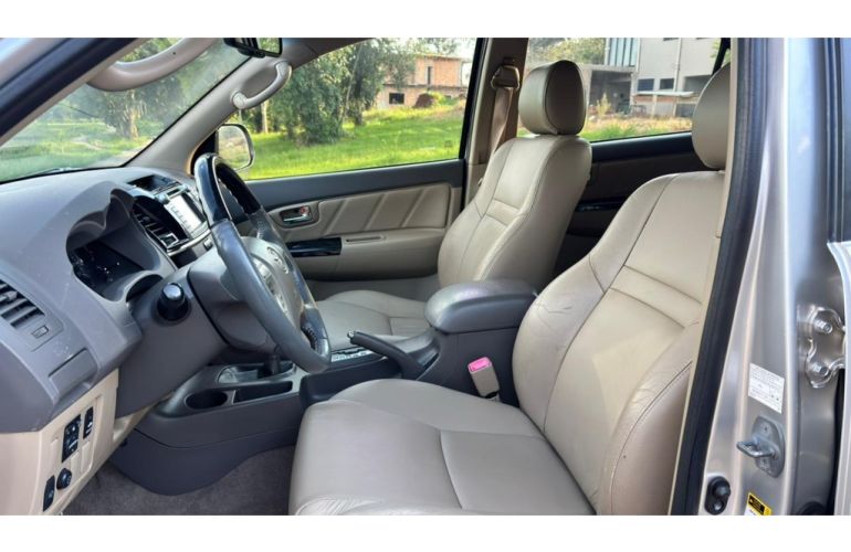 Toyota Hilux SW4 3.0 TDI 4x4 SRV 7L - Foto #8