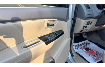 Toyota Hilux SW4 3.0 TDI 4x4 SRV 7L - Foto #10