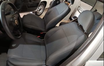 Volkswagen Fox 1.0 8V (Flex) 4p - Foto #3