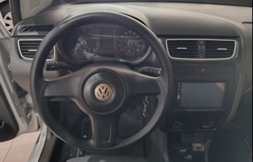 Volkswagen Fox 1.0 8V (Flex) 4p - Foto #5