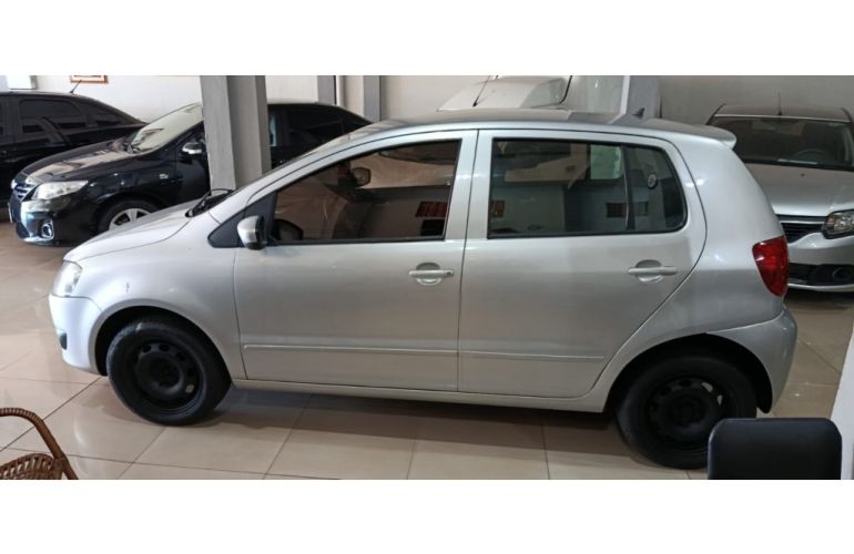 Volkswagen Fox 1.0 8V (Flex) 4p - Foto #9
