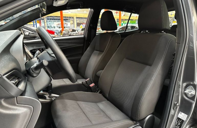 Toyota Yaris 1.5 Xl - Foto #8