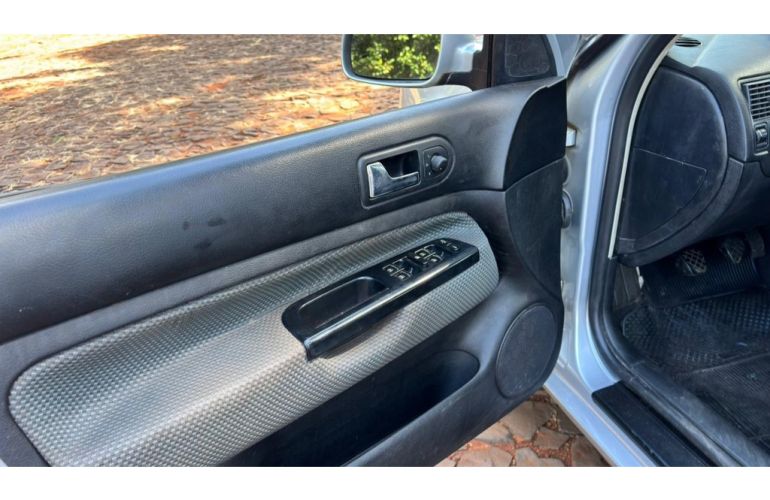 Volkswagen Golf 1.6 (Flex) - Foto #5