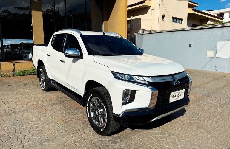 Mitsubishi L200 Triton 2.4 16V Turbo Sport Hpe-s CD 4x4 - Foto #3