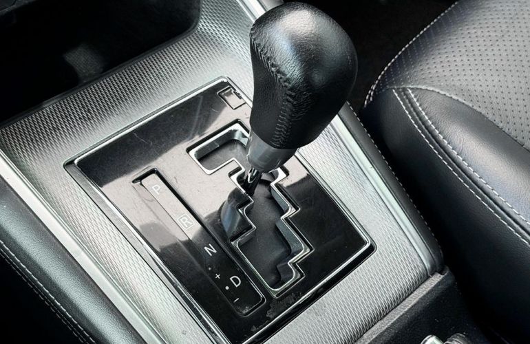 Mitsubishi L200 Triton 2.4 16V Turbo Sport Hpe-s CD 4x4 - Foto #9
