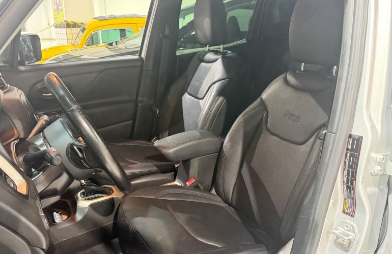 Jeep Renegade 1.8 16V Longitude - Foto #8