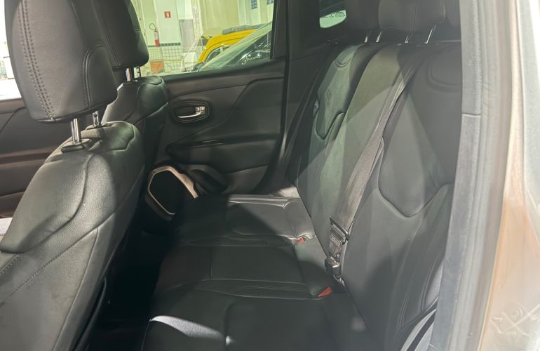 Jeep Renegade 1.8 16V Longitude - Foto #9