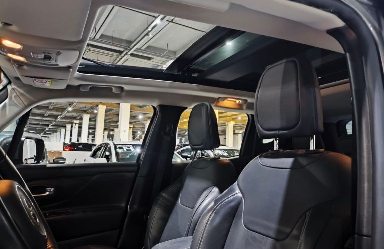 Jeep Renegade 1.8 16V Limited - Foto #8