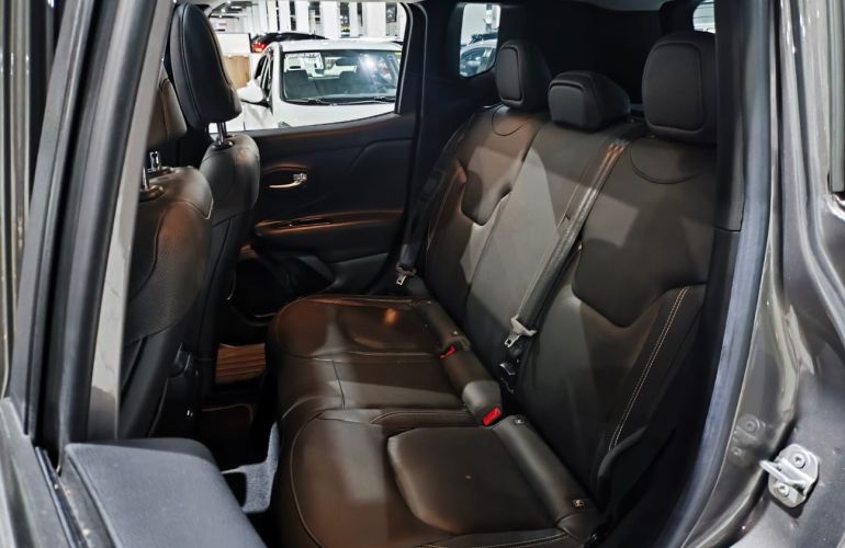Jeep Renegade 1.8 16V Limited - Foto #9