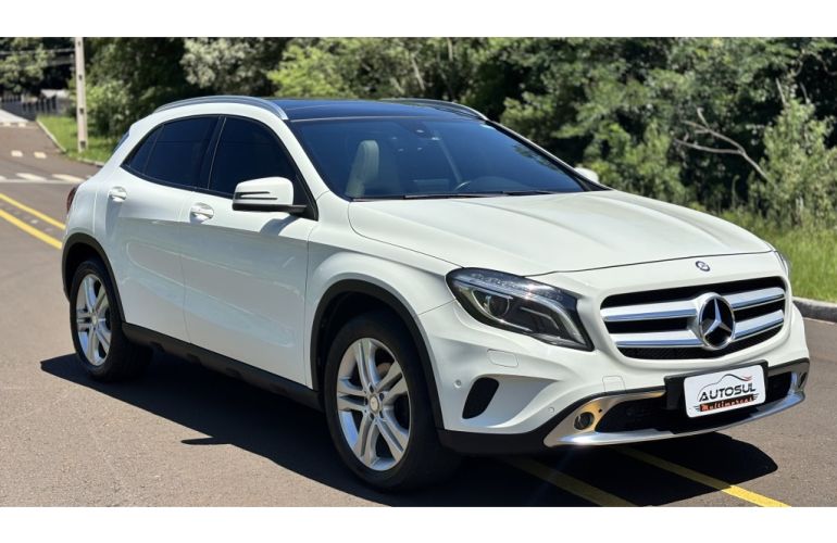 Mercedes-Benz GLA 200 Advance - Foto #3
