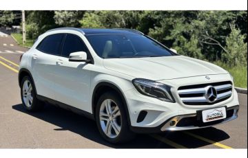 Mercedes-Benz GLA 200 Advance - Foto #3