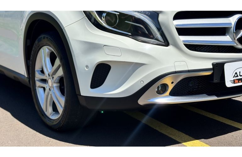 Mercedes-Benz GLA 200 Advance - Foto #4