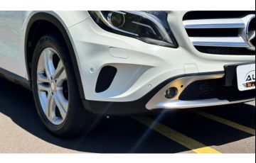 Mercedes-Benz GLA 200 Advance - Foto #4