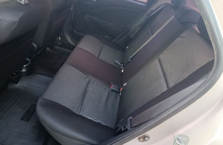 Toyota Etios Sedan XS 1.5 (Flex) - Foto #2