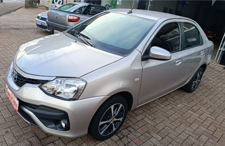 Toyota Etios Sedan XS 1.5 (Flex) - Foto #8