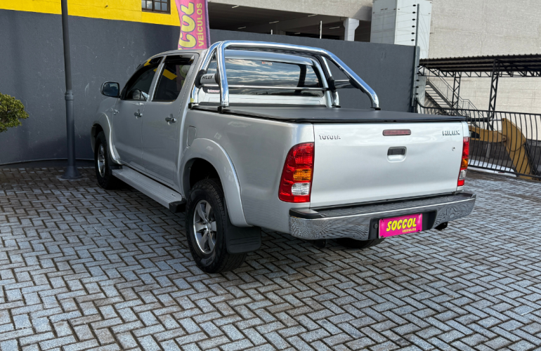 Toyota Hilux 2.7 Flex 4x2 CD SR (Aut) - Foto #9