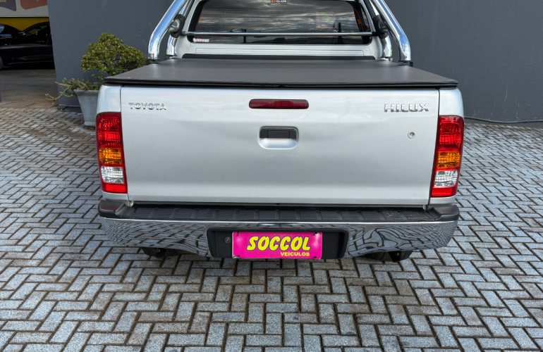 Toyota Hilux 2.7 Flex 4x2 CD SR (Aut) - Foto #10