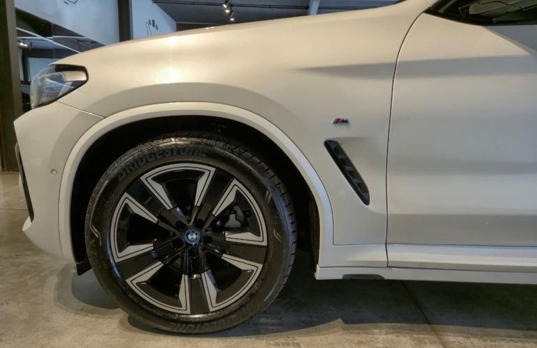 BMW Ix3 M Sport - Foto #4