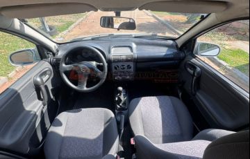 Chevrolet Corsa 1.0 MPFi Classic Sedan 8v - Foto #9