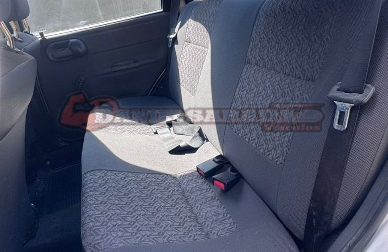 Chevrolet Corsa 1.0 MPFi Classic Sedan 8v - Foto #10