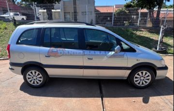 Chevrolet Zafira 2.0 MPFi Comfort 8v - Foto #2