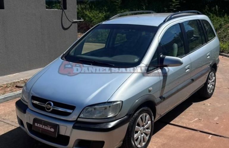 Chevrolet Zafira 2.0 MPFi Comfort 8v - Foto #4