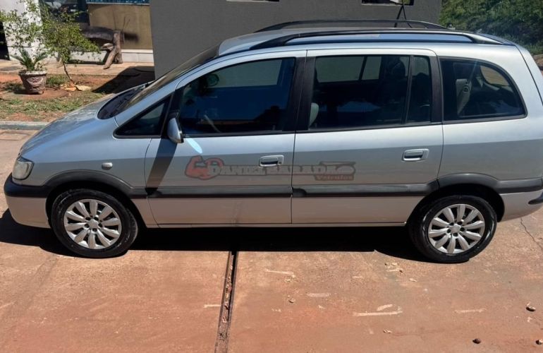 Chevrolet Zafira 2.0 MPFi Comfort 8v - Foto #8