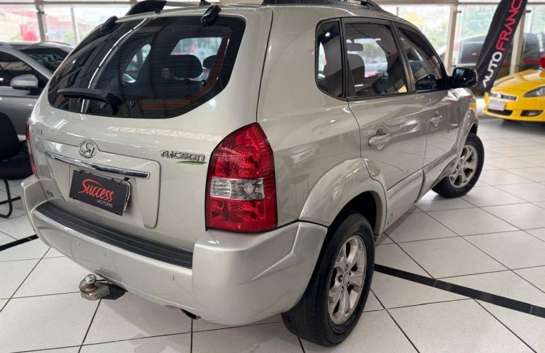 Hyundai Tucson 2.0 MPFi GLS 16V 143cv 2wd - Foto #2