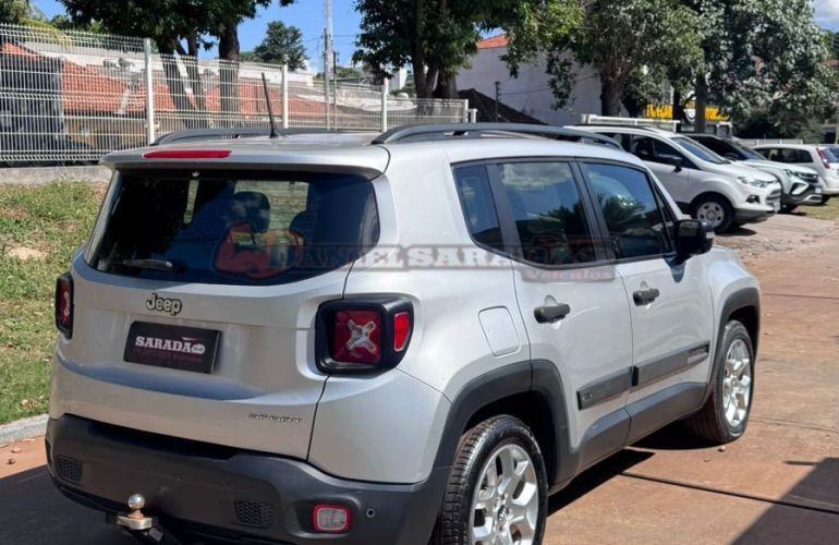 Jeep Renegade 1.8 16V Sport - Foto #8