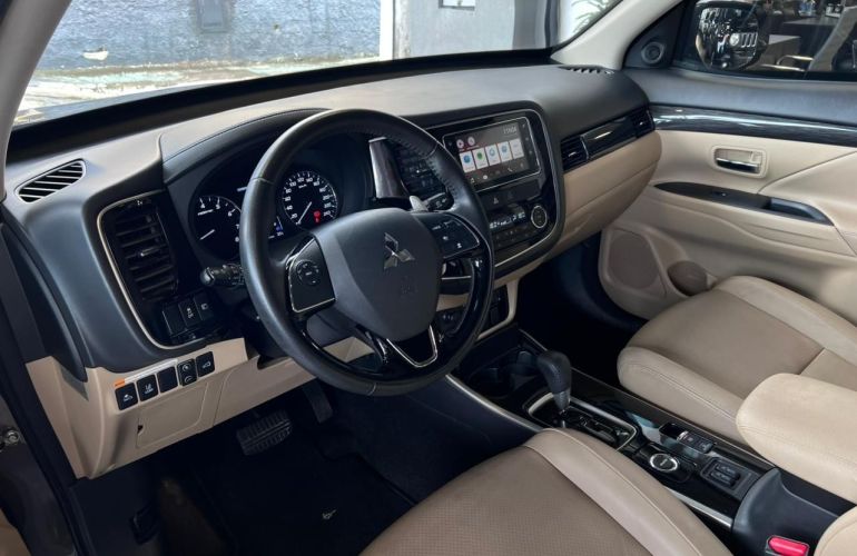 Mitsubishi Outlander 3.0 Gt 4x4 V6 24v - Foto #4