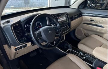 Mitsubishi Outlander 3.0 Gt 4x4 V6 24v - Foto #4