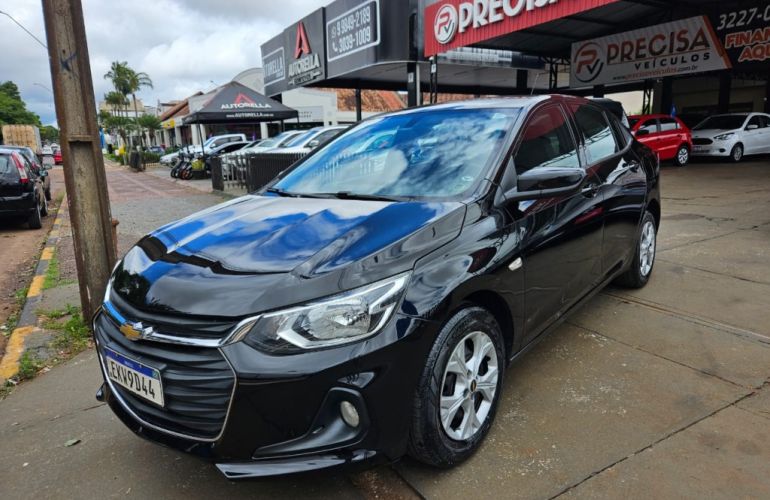 Chevrolet Onix Plus 1.0 LT - Foto #4