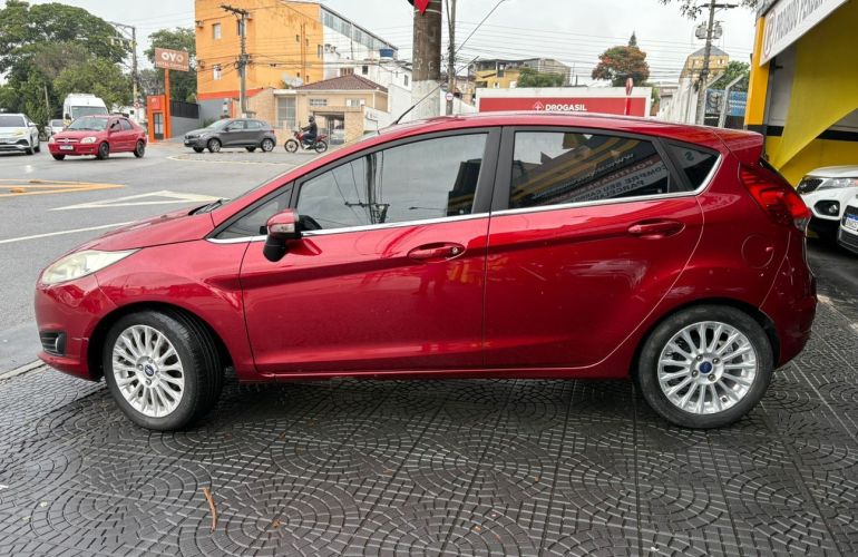 Ford Fiesta 1.6 Titanium Hatch 16v - Foto #4