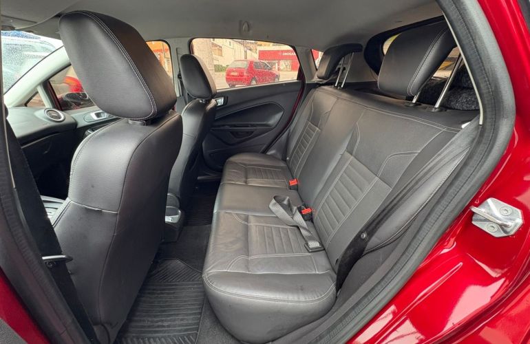Ford Fiesta 1.6 Titanium Hatch 16v - Foto #8