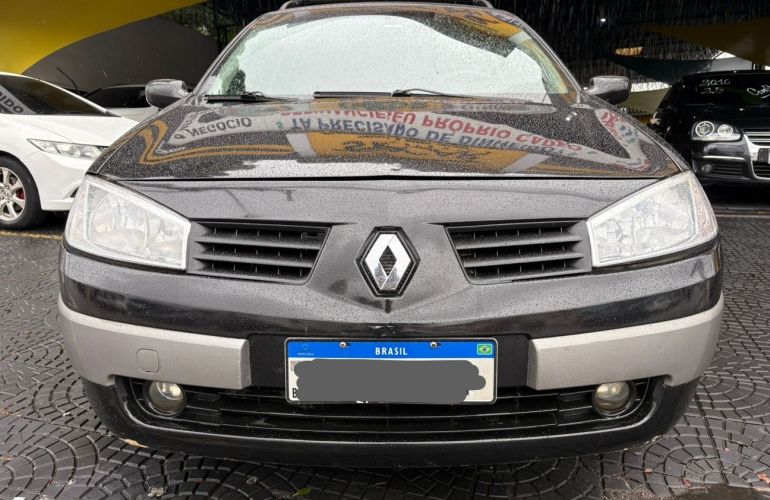 Renault Megane 1.6 Dynamique Grand Tour 16v - Foto #3