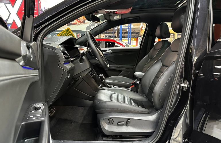Volkswagen Taos 250 TSi Highline - Foto #9