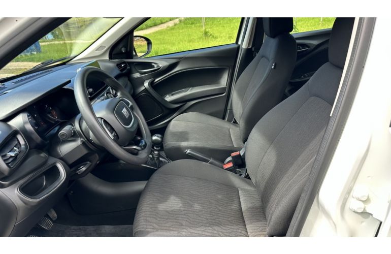 Fiat Cronos 1.3 Drive - Foto #8