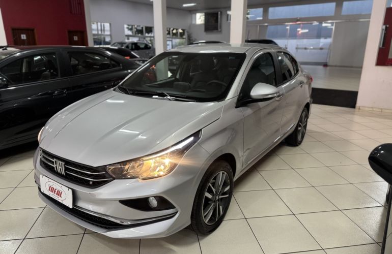 Fiat Cronos 1.3 Precision (Aut) - Foto #2