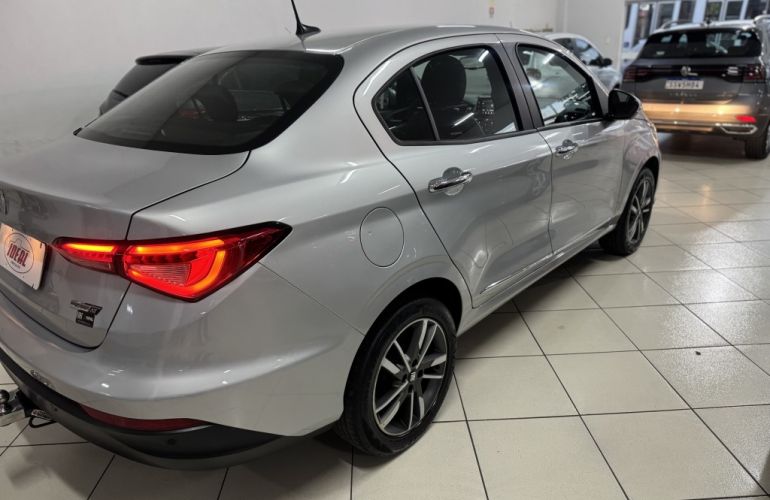 Fiat Cronos 1.3 Precision (Aut) - Foto #3
