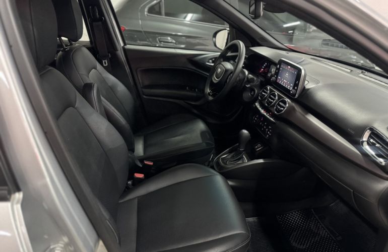 Fiat Cronos 1.3 Precision (Aut) - Foto #10