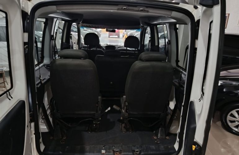 Fiat Doblò 1.8 Essence 7l - Foto #2