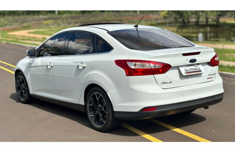 Ford Focus Fastback Titanium Plus 2.0 PowerShift - Foto #2