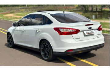 Ford Focus Fastback Titanium Plus 2.0 PowerShift - Foto #2