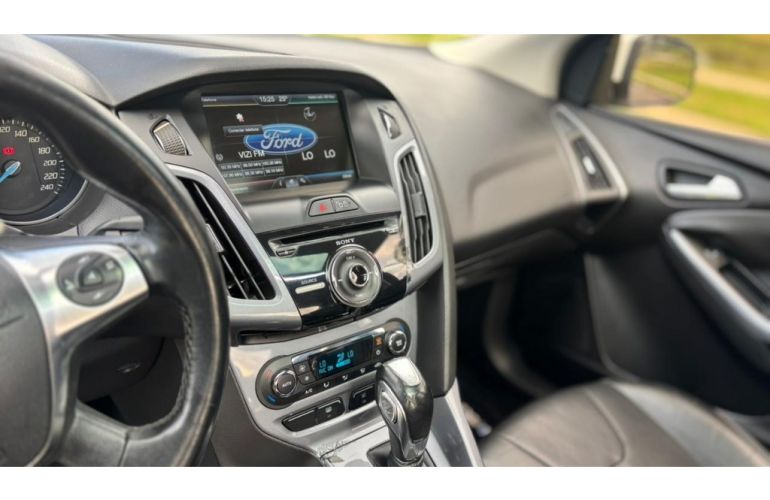 Ford Focus Fastback Titanium Plus 2.0 PowerShift - Foto #6
